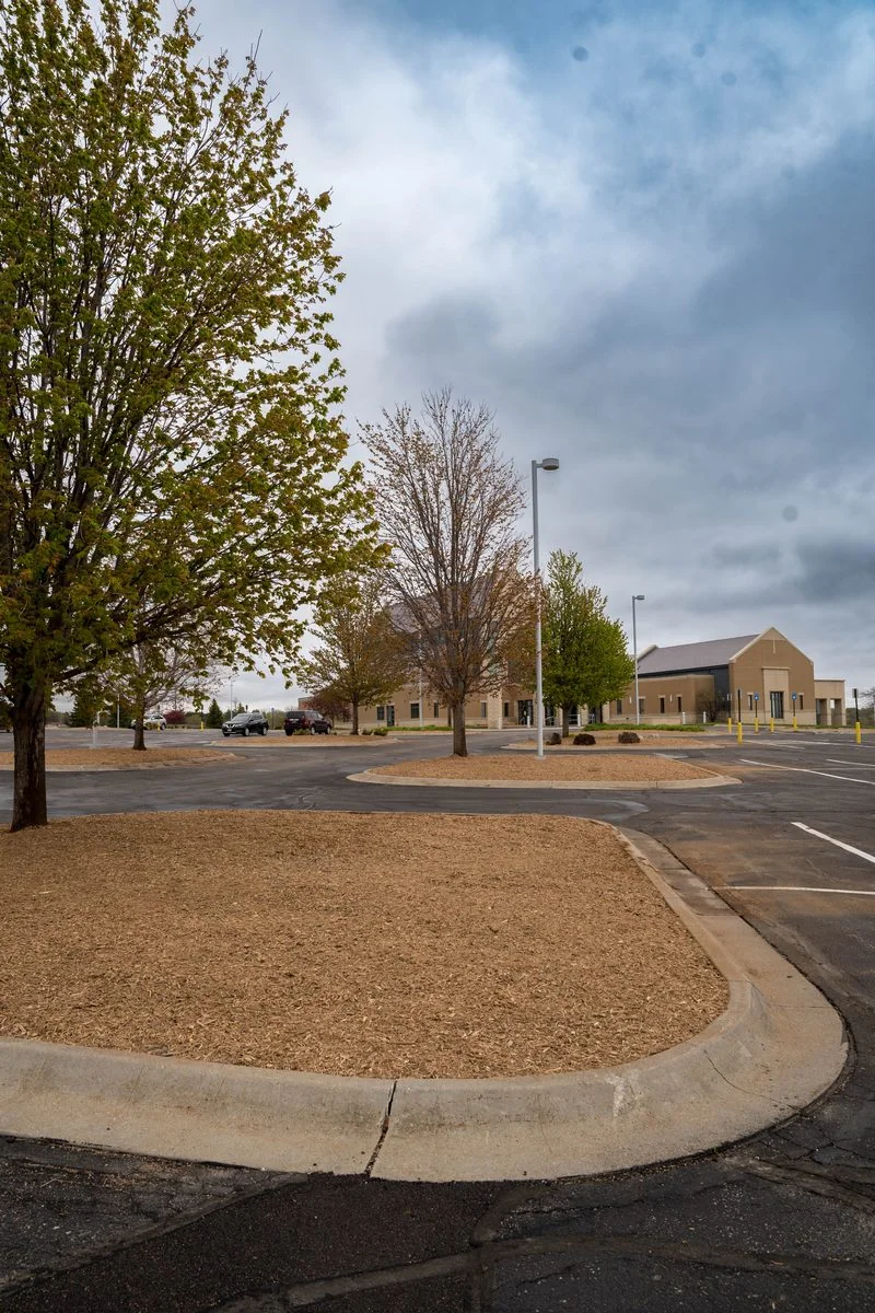 Natural wood mulch installation Lincoln NE